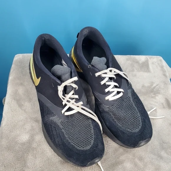 Nike black and gold Odyssey 11 flawed - Picture 2 of 16